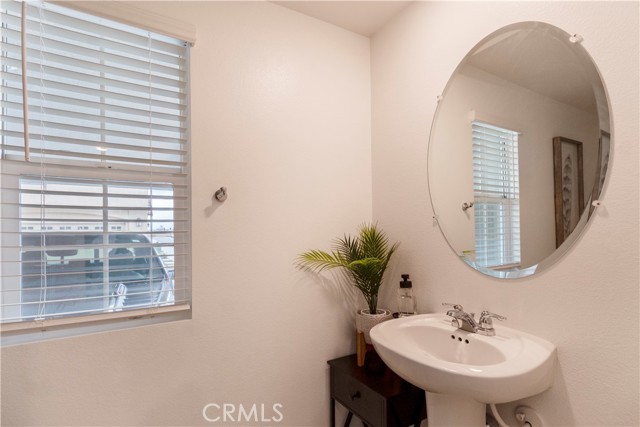 Detail Gallery Image 12 of 28 For 15169 Ridge Ln #6,  Fontana,  CA 92336 - 4 Beds | 3/1 Baths