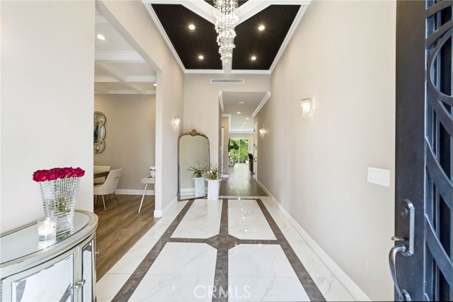 Detail Gallery Image 6 of 48 For 6450 Teesdale Ave, North Hollywood,  CA 91606 - 3 Beds | 3 Baths