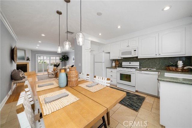 Detail Gallery Image 11 of 25 For 923 17th St #4,  Santa Monica,  CA 90403 - 2 Beds | 2 Baths