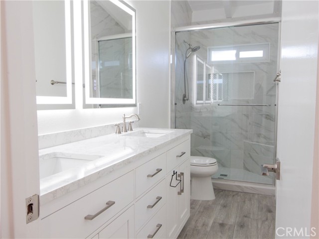 835 Amigos Way, Newport Beach CA: https://media.crmls.org/medias/5676e739-fe6a-43fc-864c-b63e43e95b26.jpg