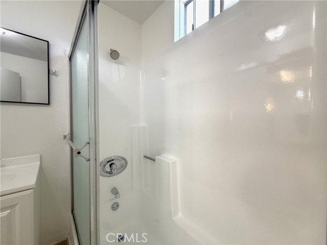 Detail Gallery Image 14 of 17 For 10358 Eldora Ave, Sunland,  CA 91040 - 2 Beds | 2 Baths