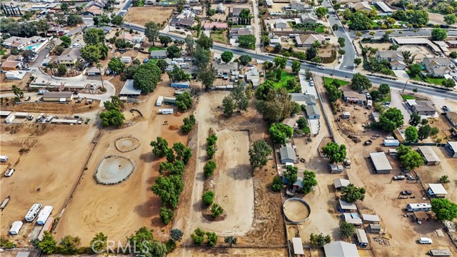 0 California, Norco CA: https://media.crmls.org/medias/567898e9-7e0e-4156-abca-7c23e9cd5717.jpg
