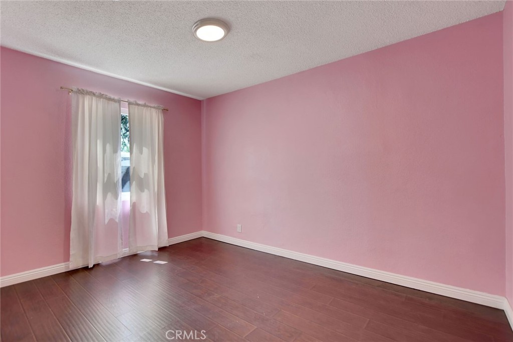https://media.crmls.org/medias/56794201-988b-4434-ae17-3f57f016a688.jpg?preset=X-Large