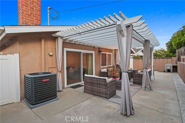1737 Roseglen Avenue, San Pedro CA: https://media.crmls.org/medias/56794d7e-6b84-4f7c-8e76-4c5ca1906ebe.jpg