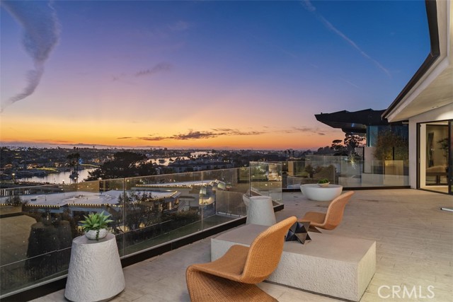 Detail Gallery Image 26 of 58 For 1207 Dolphin Ter, Corona Del Mar,  CA 92625 - 6 Beds | 6/2 Baths