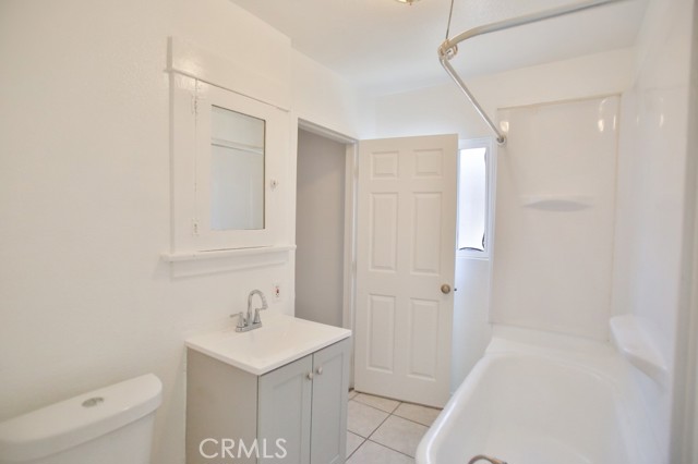 531 W 61st Street, Los Angeles CA: https://media.crmls.org/medias/567a3c59-0d24-42f0-bf72-da683a0788df.jpg