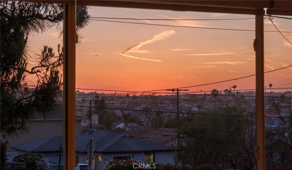 https://media.crmls.org/medias/567a9b45-1fff-4491-8149-841b7a553dbd.jpg?preset=X-Large