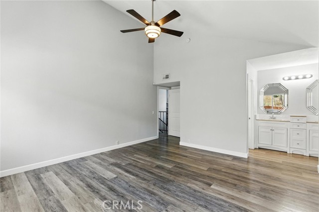 5439 S La Cienega Boulevard, Ladera Heights CA: https://media.crmls.org/medias/567aa623-cfb2-410a-be9e-549bddda6717.jpg