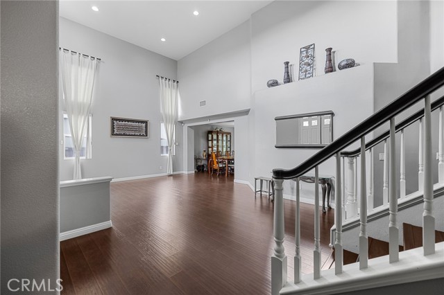 Detail Gallery Image 22 of 58 For 26426 Cardinal Dr, Canyon Country,  CA 91387 - 5 Beds | 4 Baths