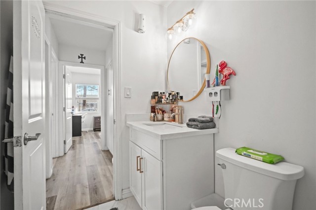 Detail Gallery Image 21 of 44 For 7323 Camellia Ave, North Hollywood,  CA 91605 - 5 Beds | 3 Baths