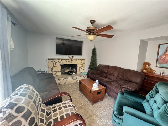 Detail Gallery Image 12 of 23 For 5600 via Junipero Serra, Riverside,  CA 92506 - 4 Beds | 3 Baths