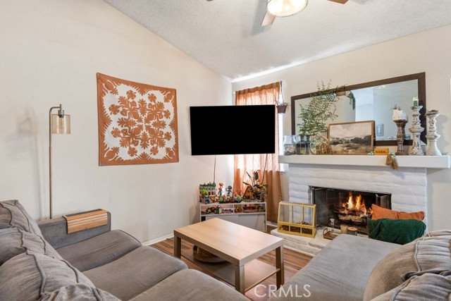 930 Countryside Street, Hemet CA: https://media.crmls.org/medias/567caf43-d8b3-420f-94f4-46b49664686f.jpg