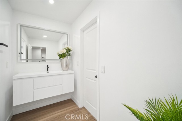 19040 Celtic Street, Porter Ranch CA: https://media.crmls.org/medias/567cdebe-9f28-411c-814a-09727485e5f5.jpg