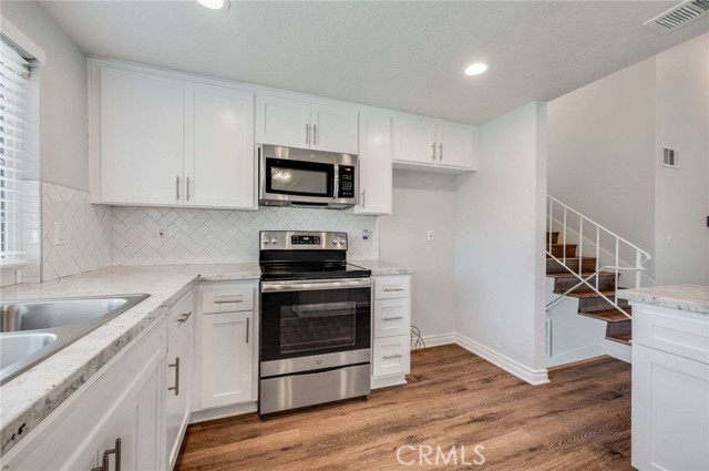 Detail Gallery Image 9 of 37 For 17420 Niagara Ave, Cerritos,  CA 90703 - 4 Beds | 2/1 Baths