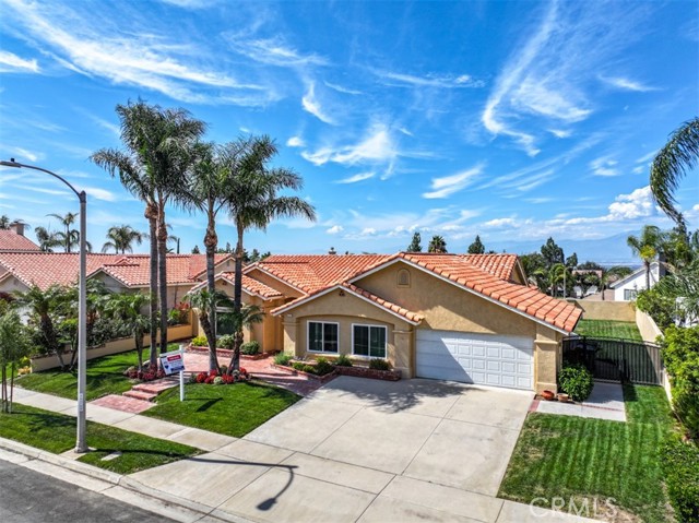675 Avenida Terrazo, Corona CA: https://media.crmls.org/medias/567d22ec-471f-443e-b435-dfd007ec5e34.jpg