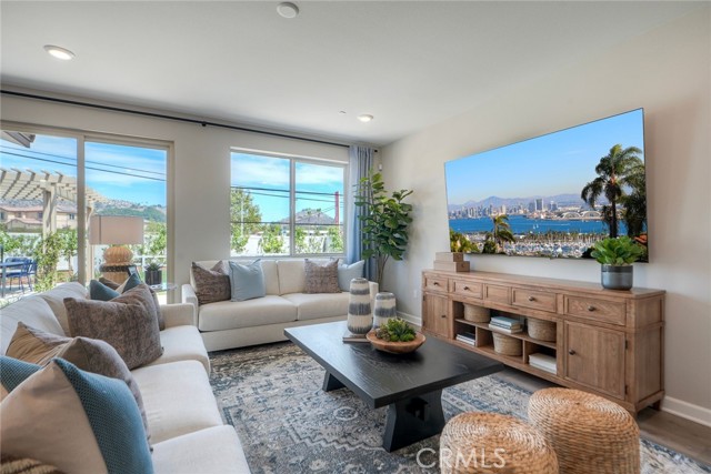 Detail Gallery Image 3 of 25 For 2055 Woolem Pl, Escondido,  CA 92026 - 3 Beds | 2/1 Baths