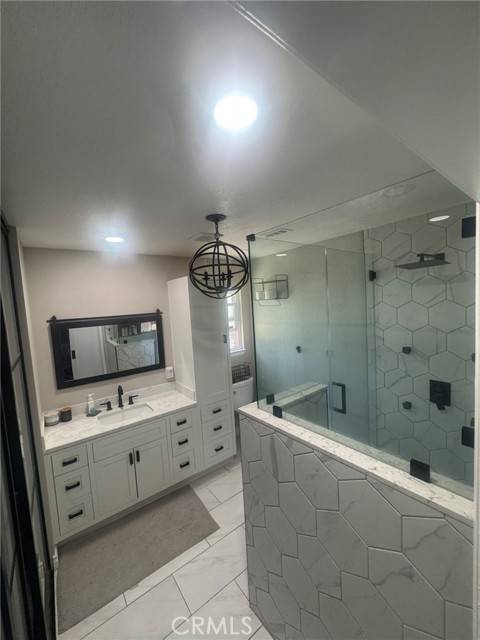 13771 Wawona Road, Apple Valley CA: https://media.crmls.org/medias/567ea5db-eeeb-4e37-87c3-f1f17794264a.jpg