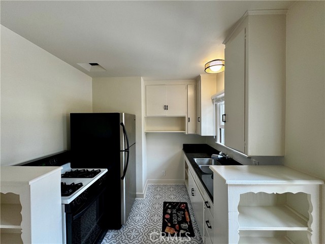1009 9th Street, Santa Monica CA: https://media.crmls.org/medias/567f3775-78f9-472f-9cbc-4a22f3554a21.jpg