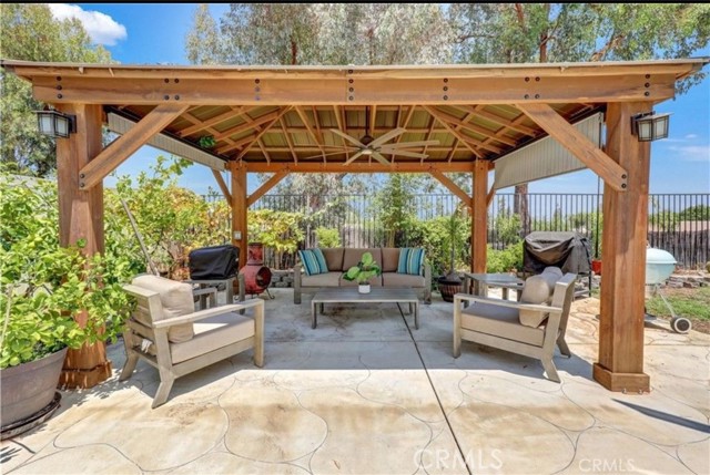 Detail Gallery Image 25 of 28 For 575 Rembrandt, Corona,  CA 92882 - 4 Beds | 3 Baths