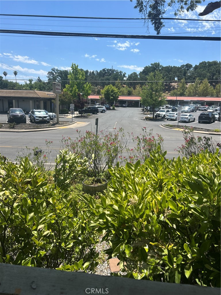 https://media.crmls.org/medias/567f9bdc-e35a-4cfd-a7b5-df020a2e81ad.jpg?preset=X-Large