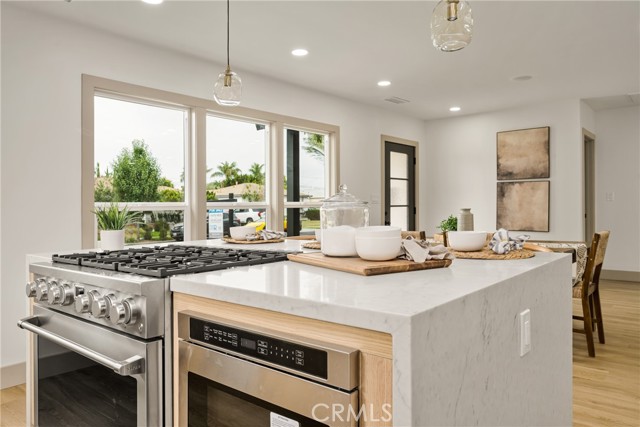 5161 E 27th Street, Long Beach CA: https://media.crmls.org/medias/568061e8-7f6e-4549-8e6f-12f28e3f5589.jpg