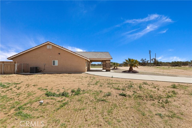 Detail Gallery Image 10 of 52 For 11126 Joshua St, Oak Hills,  CA 92344 - 5 Beds | 3 Baths