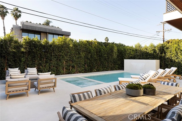 Detail Gallery Image 30 of 33 For 419 Harper Ave, Los Angeles,  CA 90048 - 6 Beds | 6/2 Baths