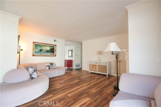 Detail Gallery Image 21 of 57 For 10211 Cliff Dr, Huntington Beach,  CA 92646 - 4 Beds | 3 Baths