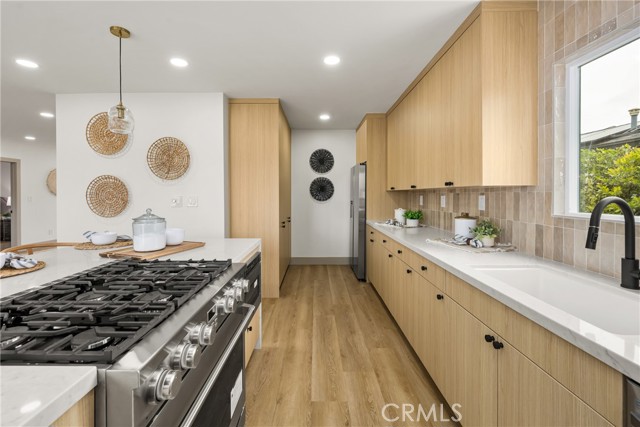 5161 E 27th Street, Long Beach CA: https://media.crmls.org/medias/56813213-9fdb-4626-b054-acae58002663.jpg