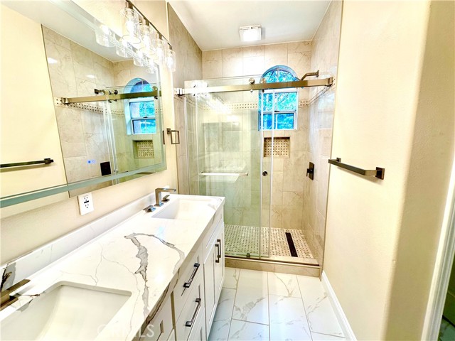 505 Marinella Aisle, Irvine CA: https://media.crmls.org/medias/5681a216-93fc-44ac-85ca-ffc6feb0b32e.jpg