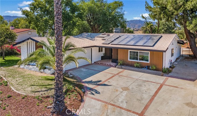 22137 Gresham Street, West Hills CA: https://media.crmls.org/medias/5682d7ad-7ec9-4ead-985a-ec5f70c0a95e.jpg