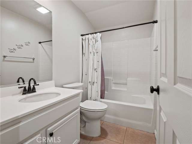 Detail Gallery Image 13 of 39 For 28532 Agajanian, Saugus,  CA 91390 - 4 Beds | 3 Baths