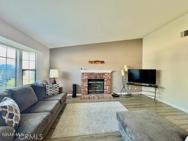 Detail Gallery Image 6 of 37 For 4252 E Avenue Q11, Palmdale,  CA 93552 - 3 Beds | 3 Baths