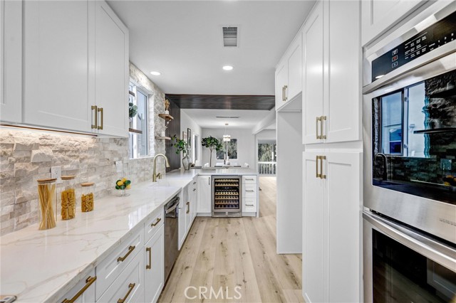 Detail Gallery Image 22 of 43 For 13021 Killion St, Sherman Oaks,  CA 91401 - 3 Beds | 2/1 Baths
