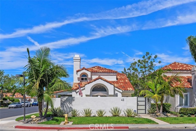 Detail Gallery Image 2 of 47 For 43 Gannet Ln, Newport Beach,  CA 92660 - 3 Beds | 2/1 Baths