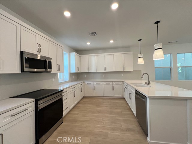 Detail Gallery Image 2 of 13 For 2543 Dorris St, El Monte,  CA 91733 - 4 Beds | 3/1 Baths