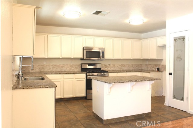 Detail Gallery Image 13 of 69 For 2553 Cinnamon Teal Dr, Los Banos,  CA 93635 - 4 Beds | 2 Baths
