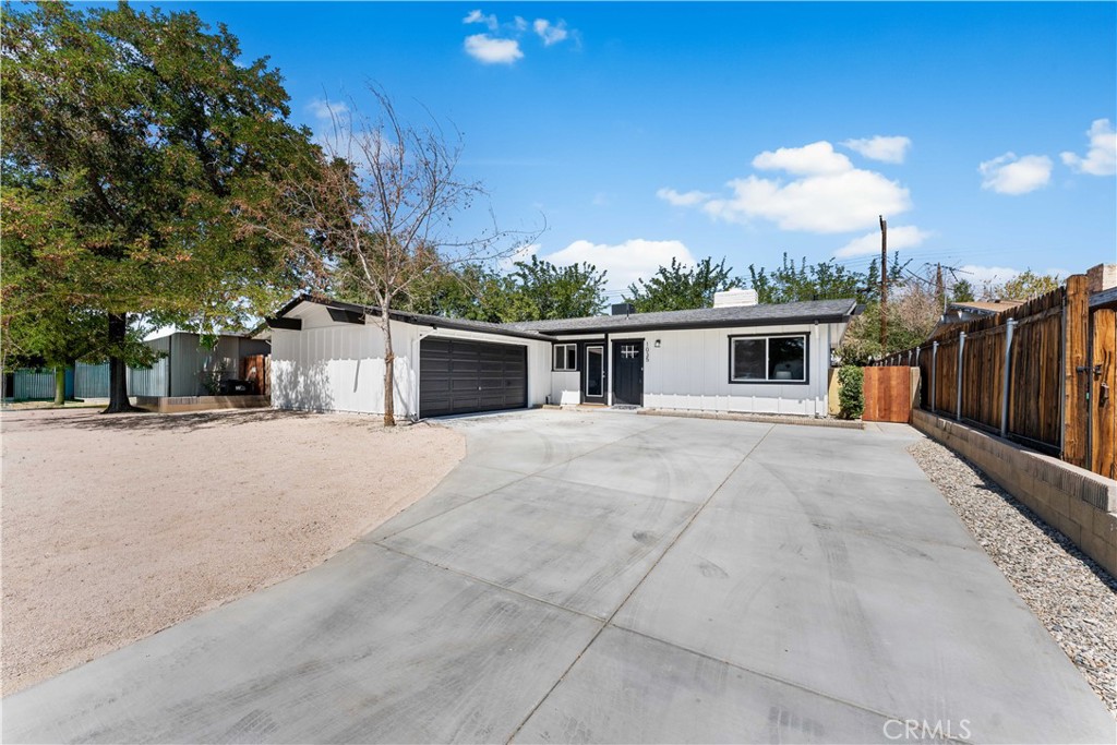 1035 W Avenue H3