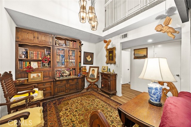 242 N Orange Grove Boulevard, Pasadena CA: https://media.crmls.org/medias/5688db2c-b927-4772-898c-bcdbeb32844b.jpg