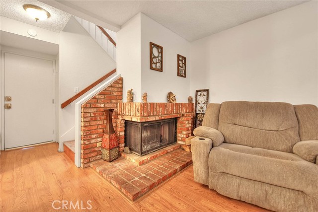 3860 Sycamore Street, West Covina CA: https://media.crmls.org/medias/568a68f7-0f85-4375-845a-119a9ba022c7.jpg