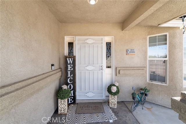 9925 Sierra Vista Road, Phelan CA: https://media.crmls.org/medias/568aad5a-299c-4e34-88d6-f0da63363d8f.jpg