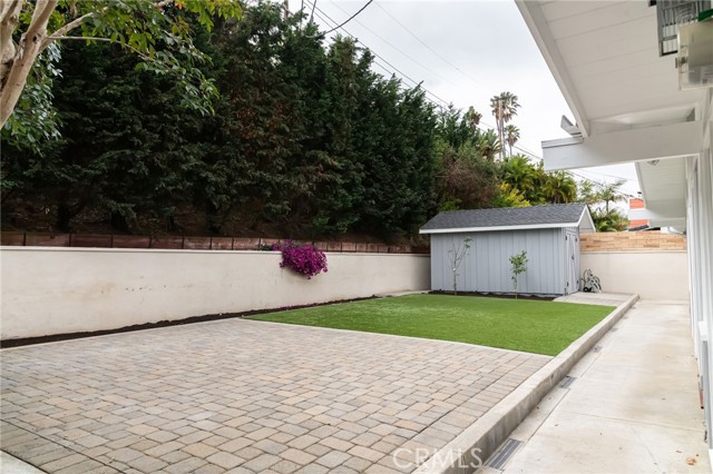 439 S Prospect Avenue, Manhattan Beach CA: https://media.crmls.org/medias/568b1695-acaf-48b0-8290-18a99c9ff2f6.jpg