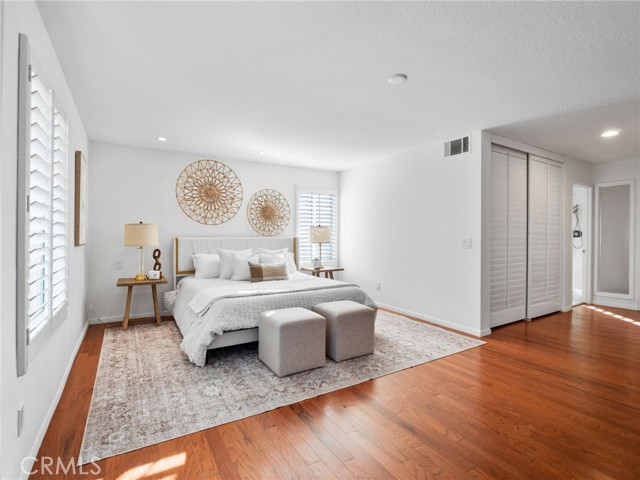 Image 31 of 75 For 24512 Skyridge Drive