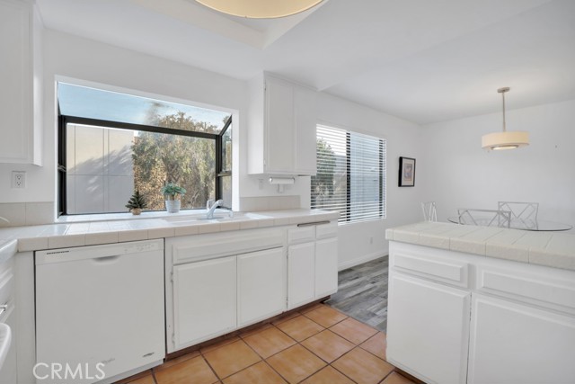 Detail Gallery Image 19 of 34 For 19431 Sherman Way #10,  Reseda,  CA 91335 - 2 Beds | 2/1 Baths