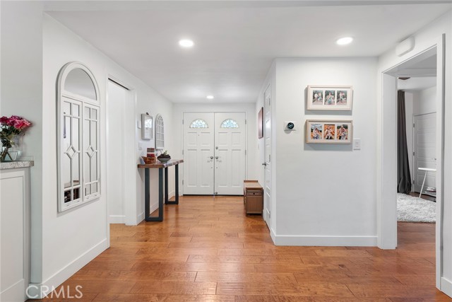 Detail Gallery Image 6 of 56 For 4835 Almidor Ave, Woodland Hills,  CA 91364 - 5 Beds | 3 Baths