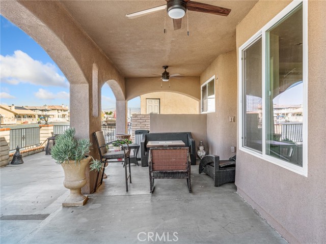 18160 Harbor Drive, Victorville CA: https://media.crmls.org/medias/568d79a0-7638-4a87-b72d-9acd35b534fe.jpg