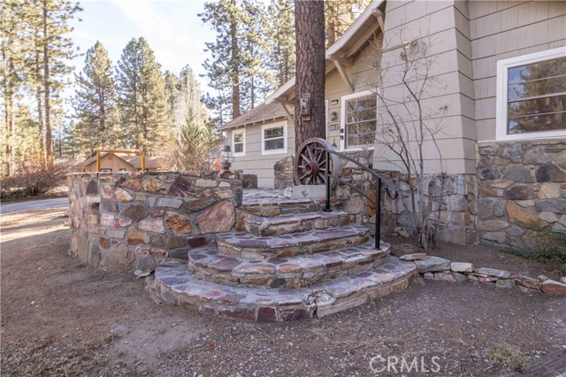 Detail Gallery Image 18 of 27 For 41617 Brownie Ln, Big Bear Lake,  CA 92315 - 4 Beds | 3 Baths