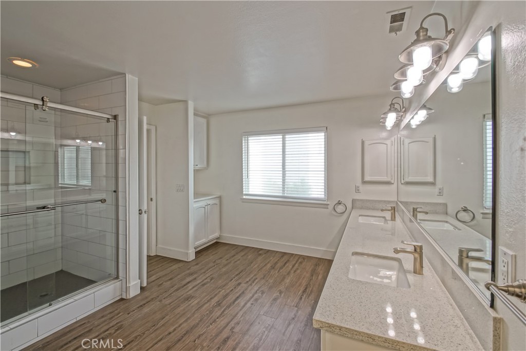 594 35th Street