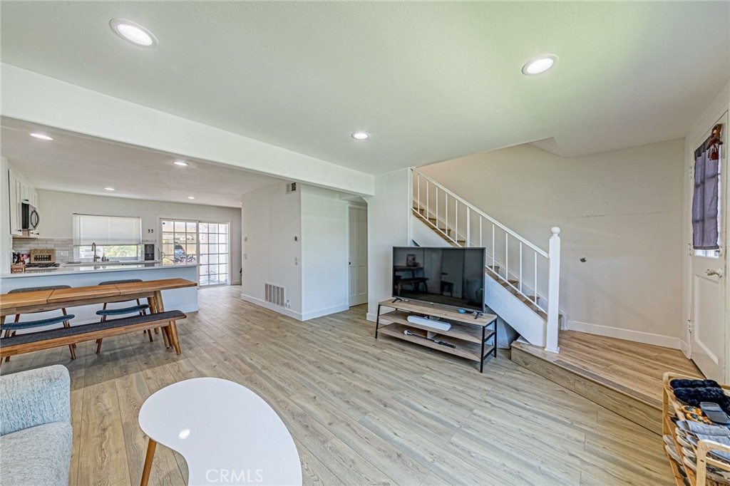 568ebf04 83c5 42d5 9f86 990389e67176