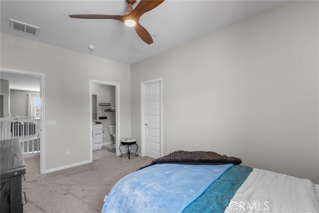 19512 Griffith Drive, Saugus CA: https://media.crmls.org/medias/568ef304-6ea2-43a1-9001-13f907ec9f95.jpg